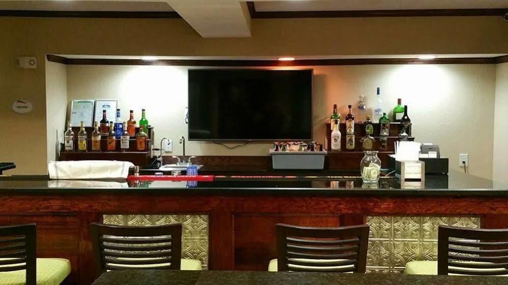 米德兰中心贝蒙特套房酒店 米德蘭 外观 照片