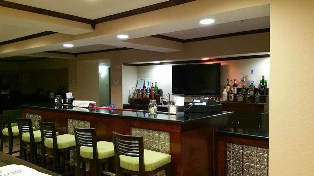米德兰中心贝蒙特套房酒店 米德蘭 外观 照片